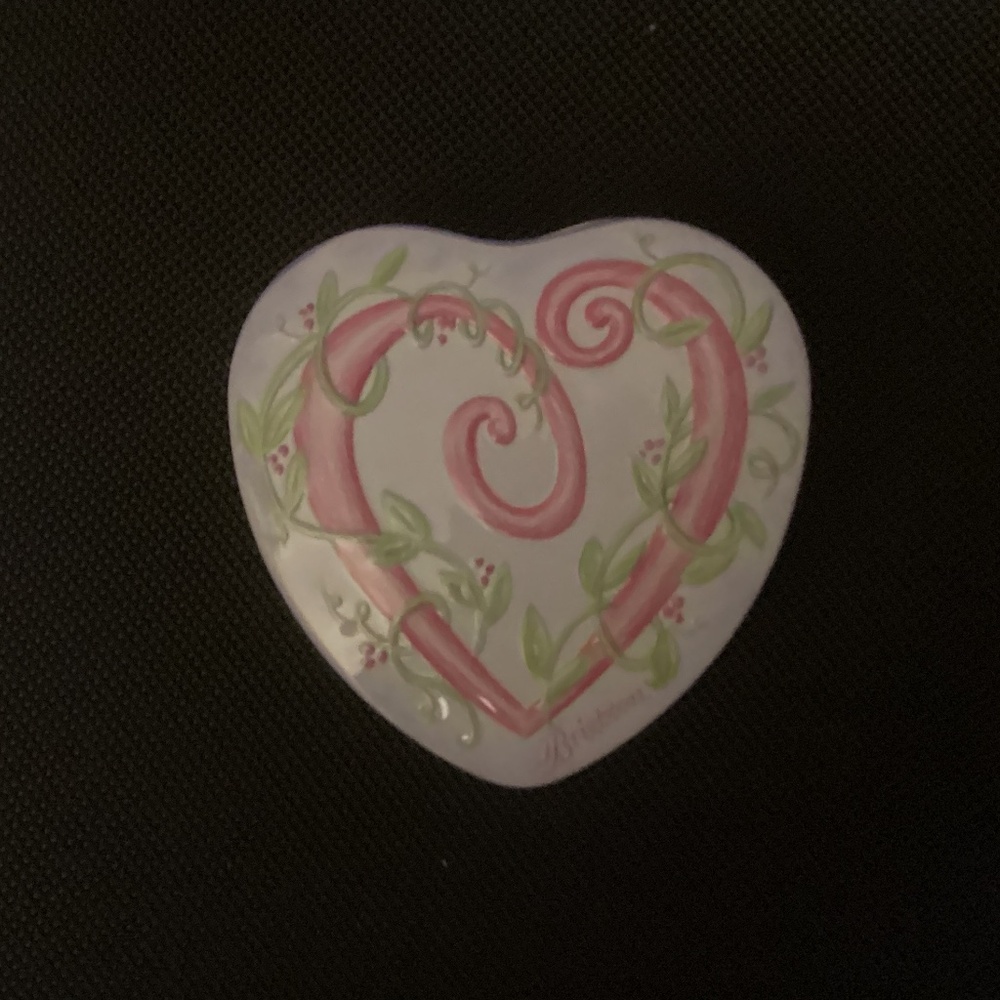 Brighton Floral Heart and Black/White Shaped Lidded Tin Trinket Box 💕💜💙 - Picture 5 of 8